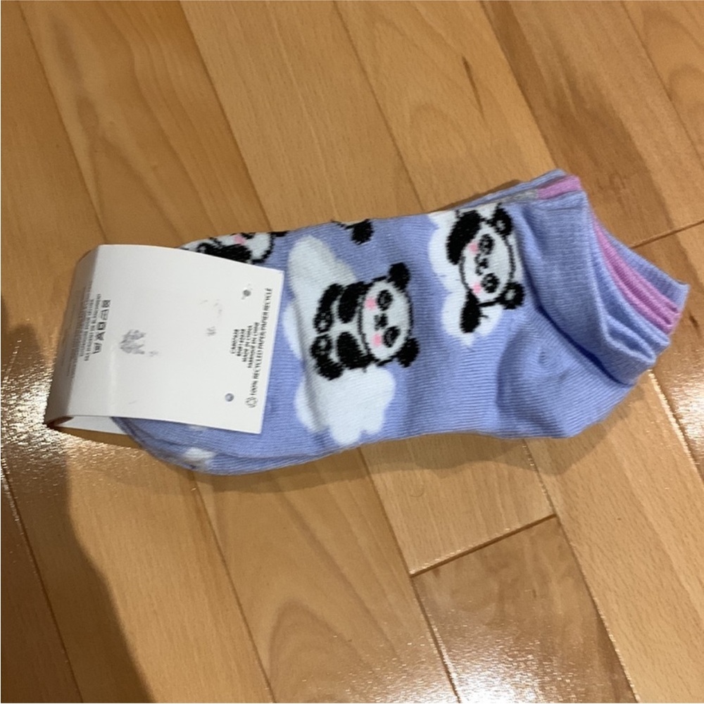 NWT 5 pairs of no show Panda socks